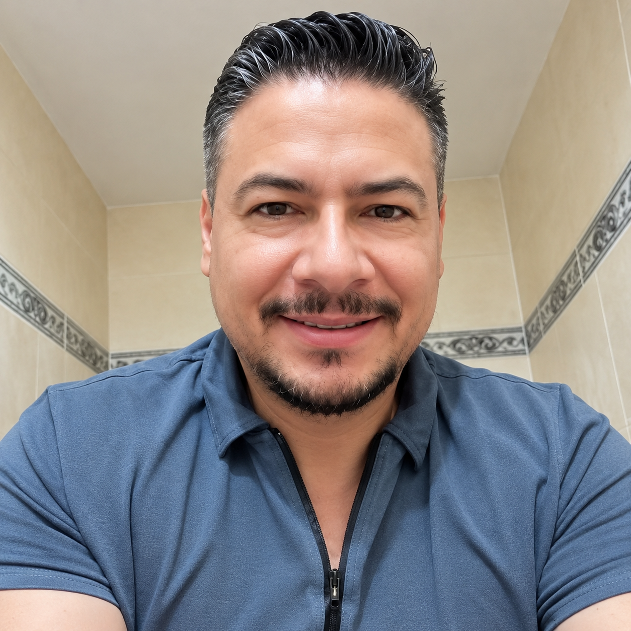 <em>carlos R .</em>